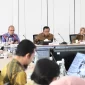 Keterangan Foto 1: Direktur Utama Pertamina Nicke Widyawati saat memberikan pemaparan pada Rapat Umum Pemegang Saham (RUPS) Tahunan Pertamina di Lantai 21 Kementerian BUMN, Jakarta, Senin (10/06/2024).
