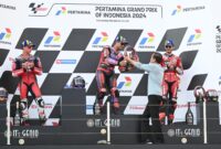 Pembalap Prima Pramac Racing, Jorge Martin menjadi pemenang Pertamina Grand Prix of Indonesia 2024. Penyerahan trofi kepada para pemenang diberikan langsung oleh Presiden Jokowi di Pertamina Mandalika International Circuit, Lombok Tengah, Nusa Tenggara Barat, Minggu (29/9/2024).