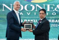 Direktur Utama PT Pertamina Geothermal Energy Tbk (PGE) Zulfi Hadi dan Global Director for the World Bank Demetrios Papathanasiou saat penyampaian komitmen Zero Routine Flaring (ZRF) Initiative. Pertamina menjadi satu-satunya perusahaan Indonesia yang mendukung ZRF Initiative, dimana upaya ini merupakan langkah tegas Pertamina dalam mencapai Net Zero Emissions pada tahun 2060 atau bahkan lebih cepat.